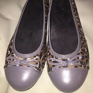 SOLD! VIONIC Leopard Ballet Flats Size 9 NWOB